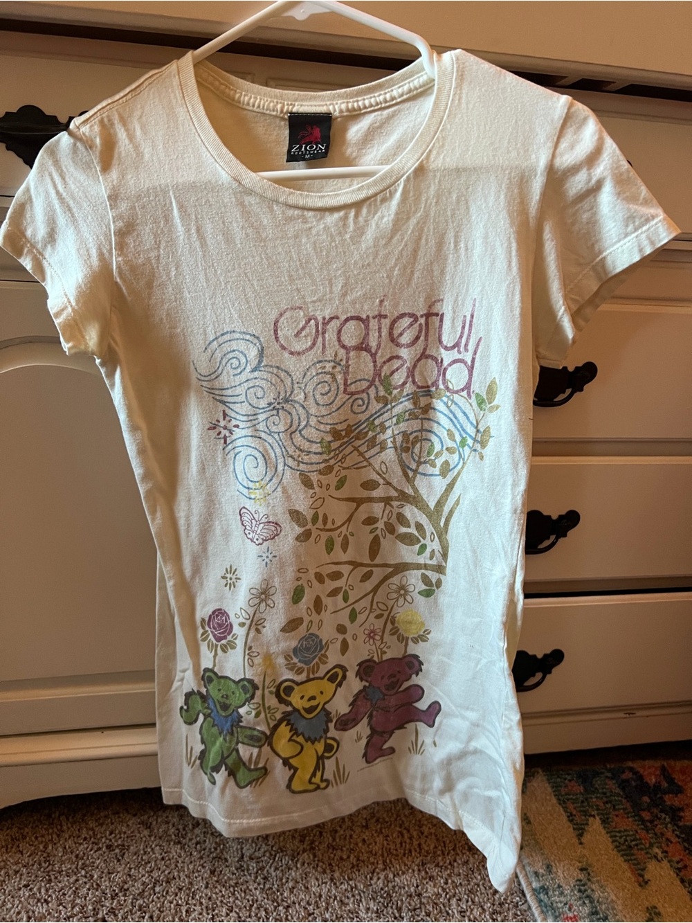 Grateful Dead Women’s Cream Graphic Tee